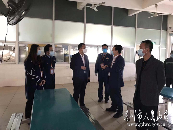 3检查指导企业员工饭堂食品餐饮安全工作.jpg