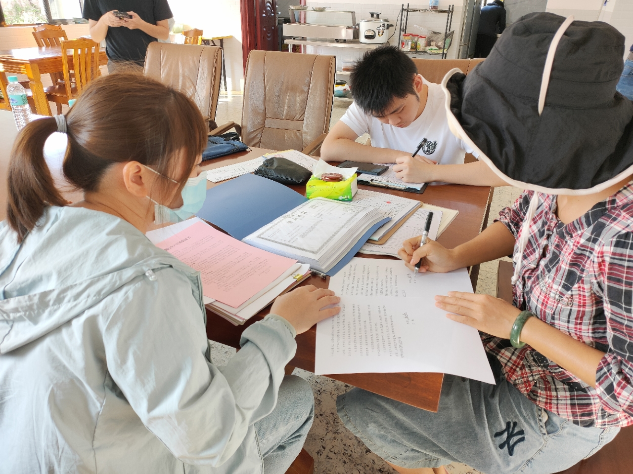 “诚信万里行”－诚信宣传走进生产经营主体 (2).jpg