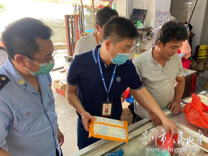 图4 黄学辉副局长带队督导重点环节食品安全大检查工作.jpg