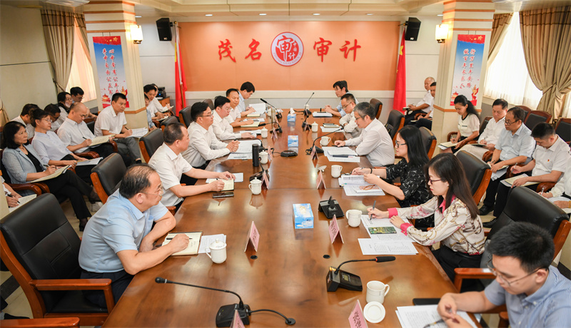 2023年11月3日厅党组书记 厅长马学斌带队到茂名市审计局调研