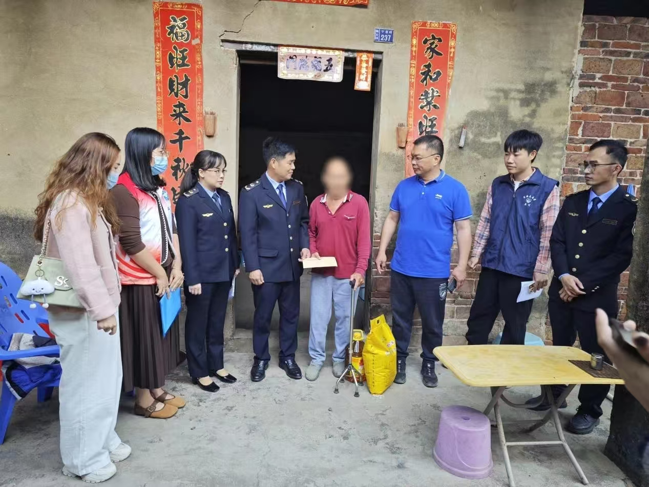 开展禁毒帮扶，传递温暖力量.jpg