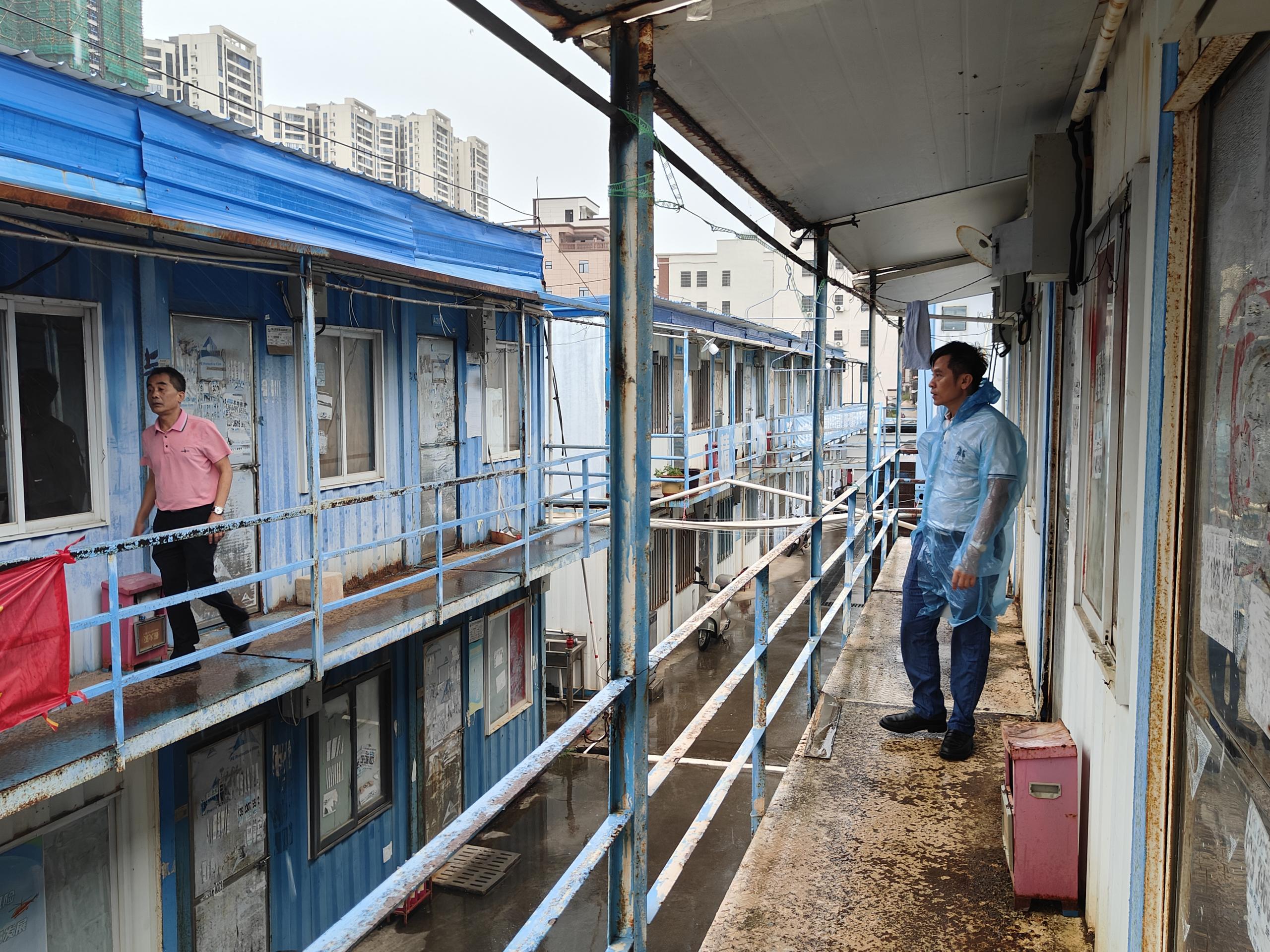 吴川市住房和城乡建设局全力筑牢“桦加沙”台风防御阵线