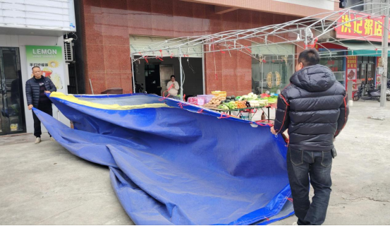 大山江街道开展“六乱”整治工作