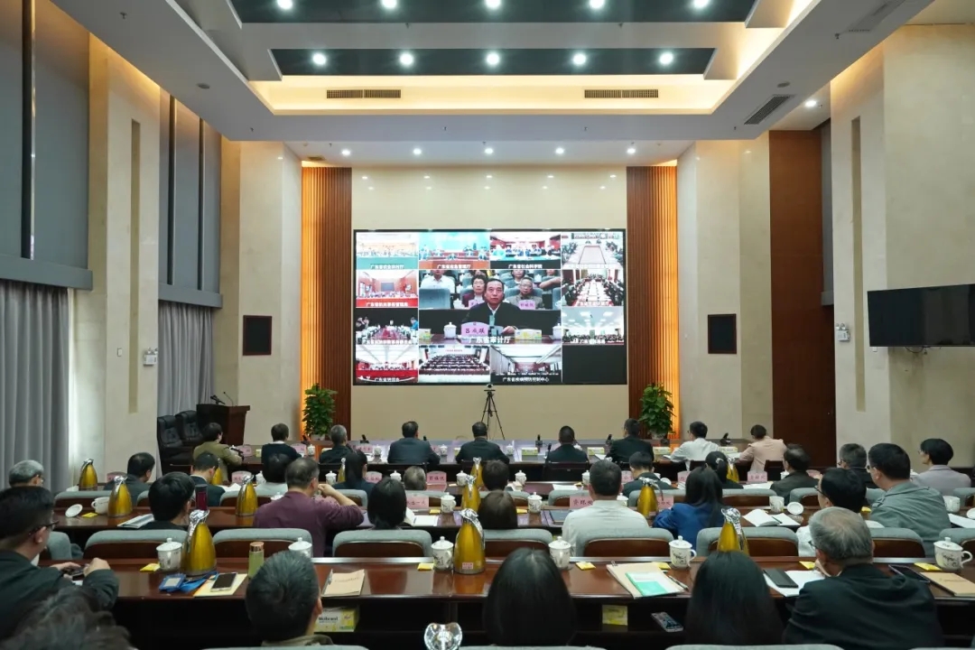 省审计厅召开省级部门单位主要领导干部经济责任审计集中进点会 