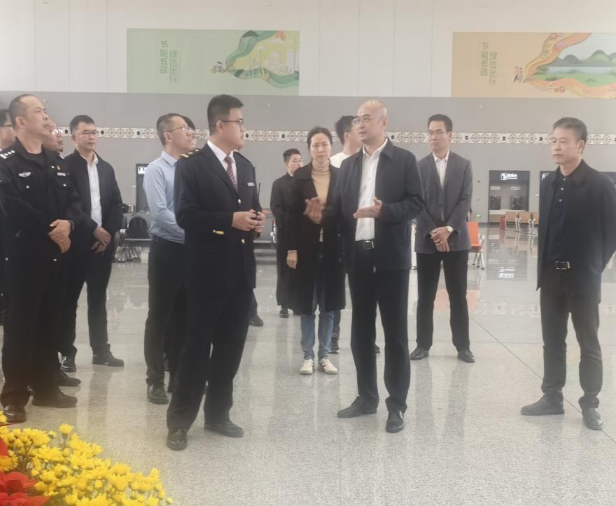 织密“安全网”，护航祥和佳节┃吴川市委书记庞晓冬率队开展春节前安全生产督导检查