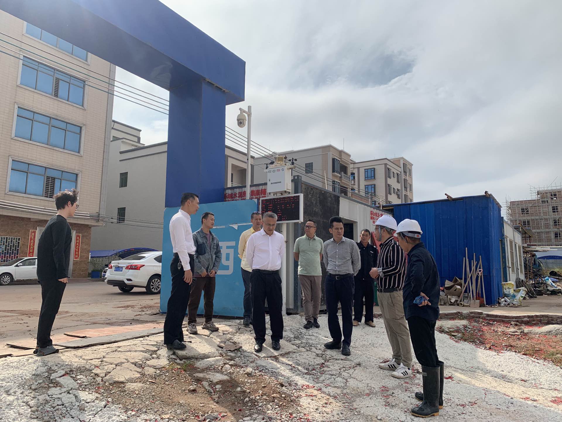 局领导参与吴川市保障性住房建设项目调研