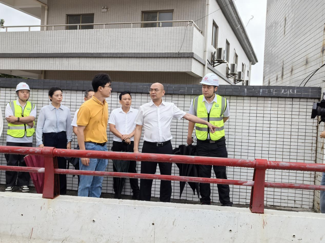 吴川市委书记庞晓冬率队督导“五一”节前安全防范工作